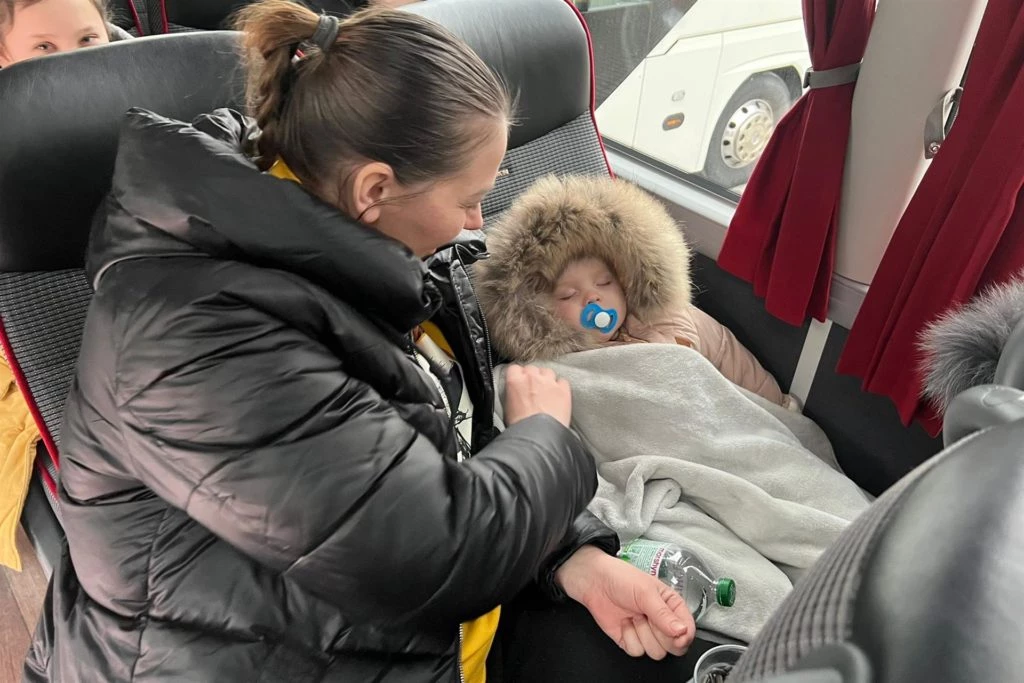 mujeres ucranianas refugiadas