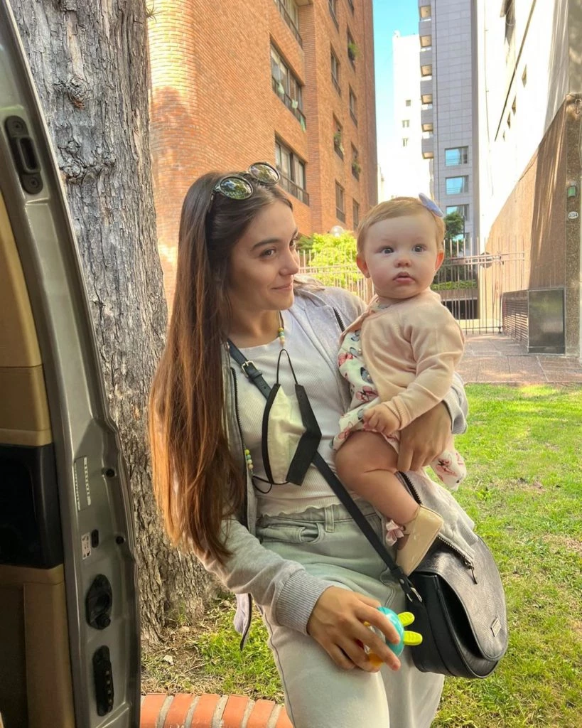 Brisa, la sobrina de Pampita, es la niñera de Ana García Moritán