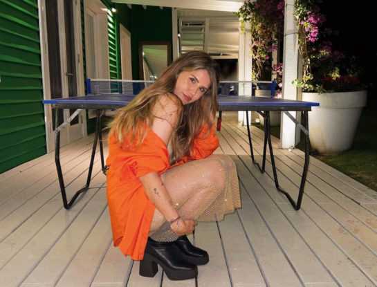 Así decoró Mica Tinelli su nueva casa en México: muebles vintage, detalles en animal print y macetas con flores