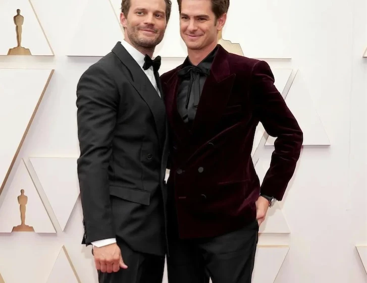 Jamie Dornan y Andrew Garfield Oscars 2022