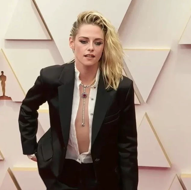 Kristen Stewart Oscars 2022