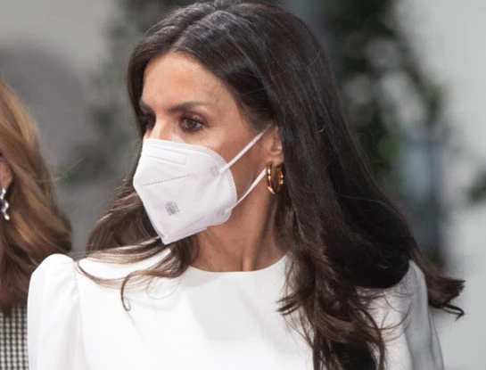 Letizia llevó un look que es perfecto para una novia de civil