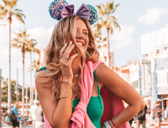 Te mostramos cuál es y cuánto cuesta la última adquisición de Stephanie Demner en su viaje a Disney