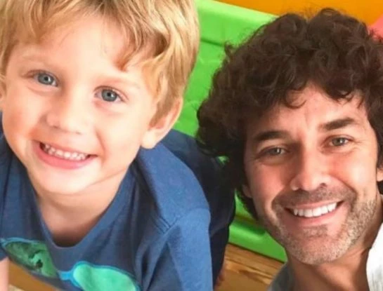 Así está Milo, el hijo de Mariano Martínez y Juliana Giambroni: tiene 9 años, practica taekwondo y es fan de Fortnite