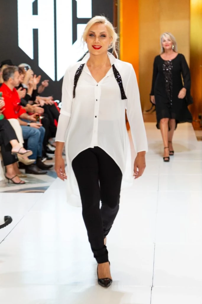 Celeste Montanari en desfile de Adriana Costantini