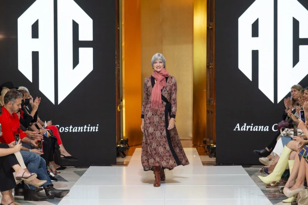 Teresa Garbesi en desfile de Adriana Costantini en Argentina Fashion Week