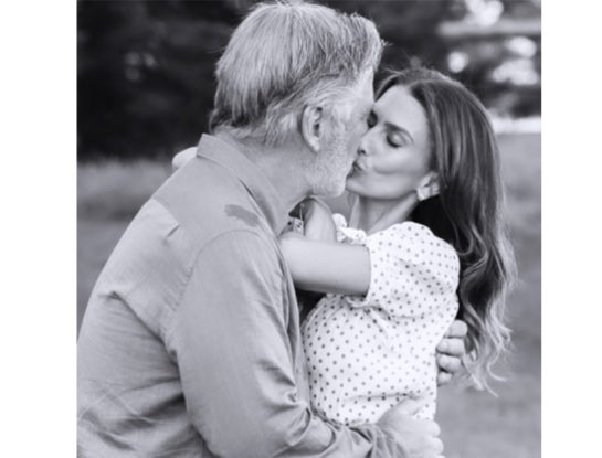 Después de la tragedia de Rush, una buena noticia para la familia de Alec Baldwin