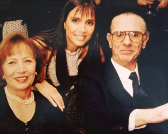 ELENA FORTABAT CON PADRES