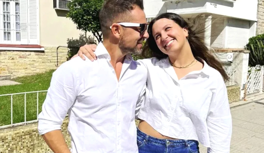 ISABELLA BARCELO Y PADRE