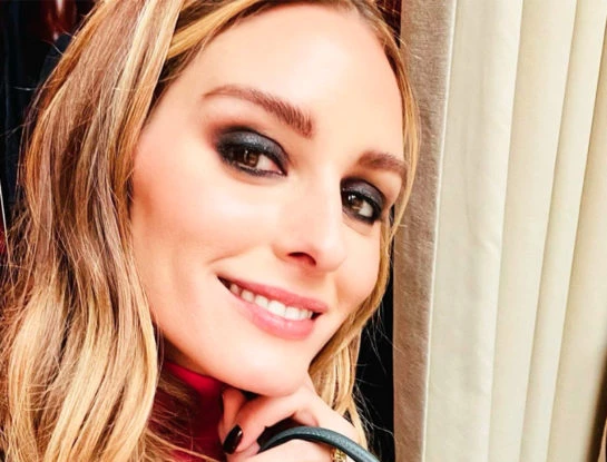 Olivia Palermo nos enseña cómo llevar la campera puffer para un look para ir a trabajar
