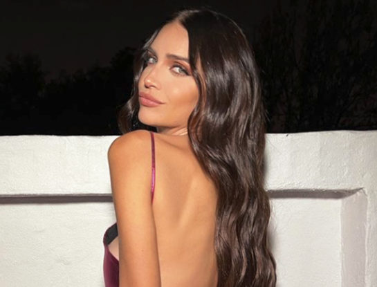 Zaira Nara adoptó el "hot pink", uno de los nuevos tonos del invierno 2022