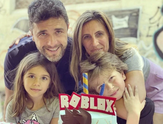 Así están Jacinta y Vito, los hijos de Luciana Geuna, que jugaron a ser conductores de Telenoche por un rato