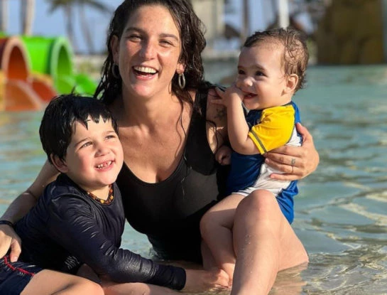 La respuesta de Juana Repetto a una seguidora que cuestionó sus vacaciones con sus hijos