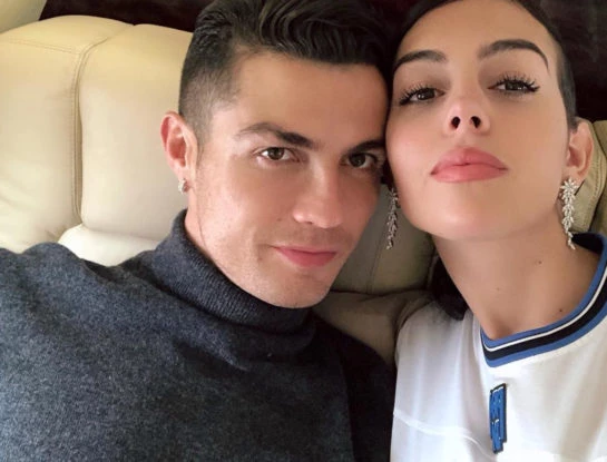 Se conocieron detalles del nacimiento de los gemelos de Cristiano Ronaldo y Georgina Rodríguez: uno de los bebés murió
