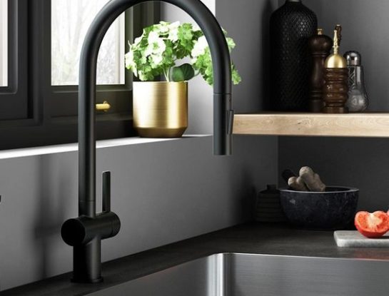 Griferías negro mate: las favoritas de baños y cocinas también en 2022