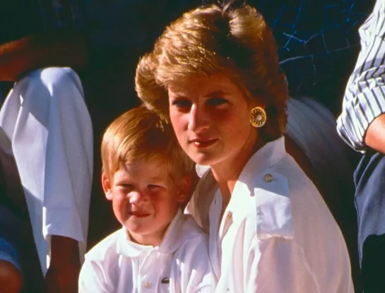 La divertida anécdota de Lady Di, el Príncipe Harry y una alarma contra incendios