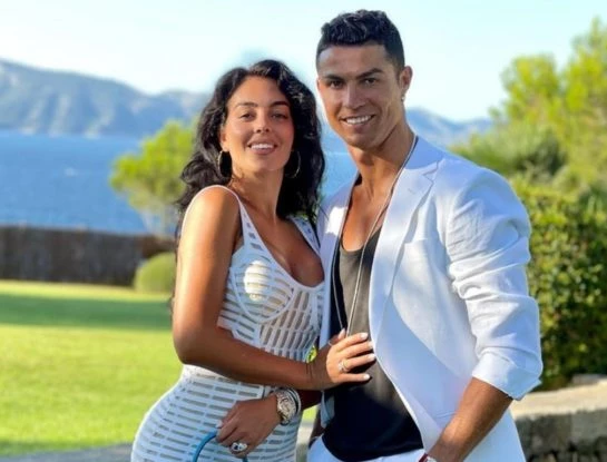 Cristiano Ronaldo y Georgina Rodríguez presentaron a su bebé y hablaron por primera vez tras anunciar la muerte de su gemelo