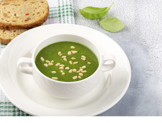 Sopa verde de vegetales: casera, nutritiva y tu aliada para el frío