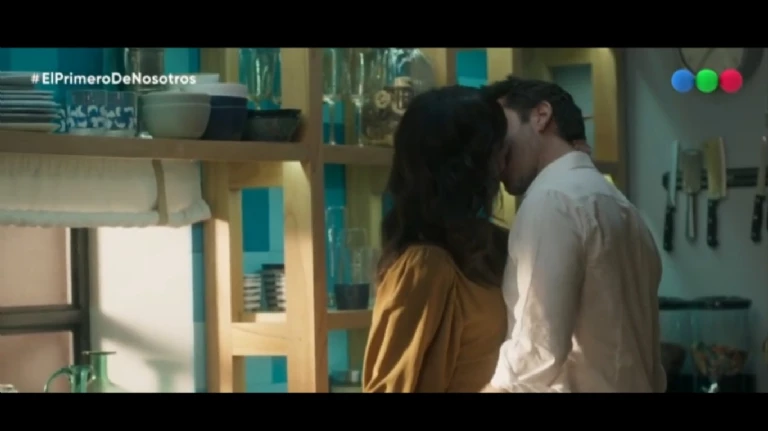 Paola Krum y Benjamín Vicuña a los besos en El Primero de Nosotros