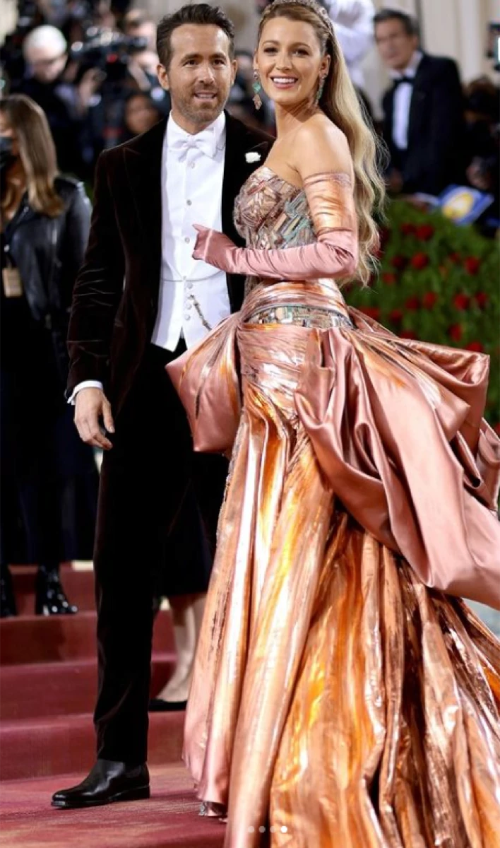 Met Gala 2022: el sorprendente vestido de Blake Lively que se transformó en  plena red carpet – Revista Para Ti