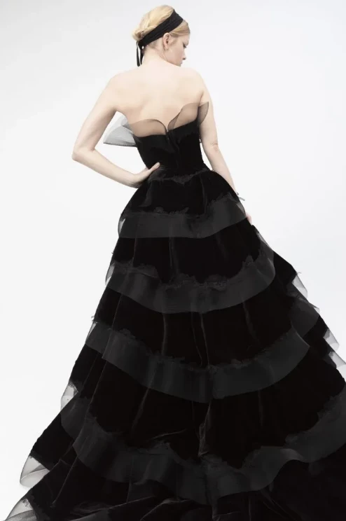 Vestido que usó la China Suarez en los premios Platino