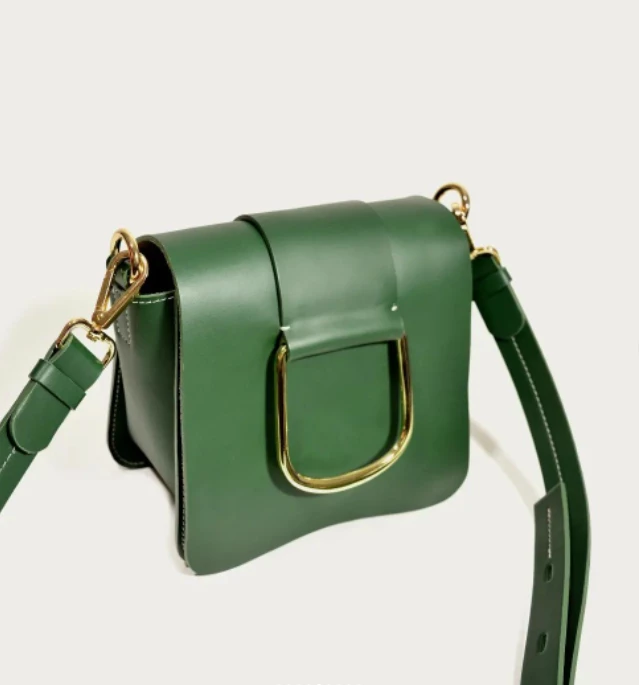 CAPSULA JULIANA AWADA