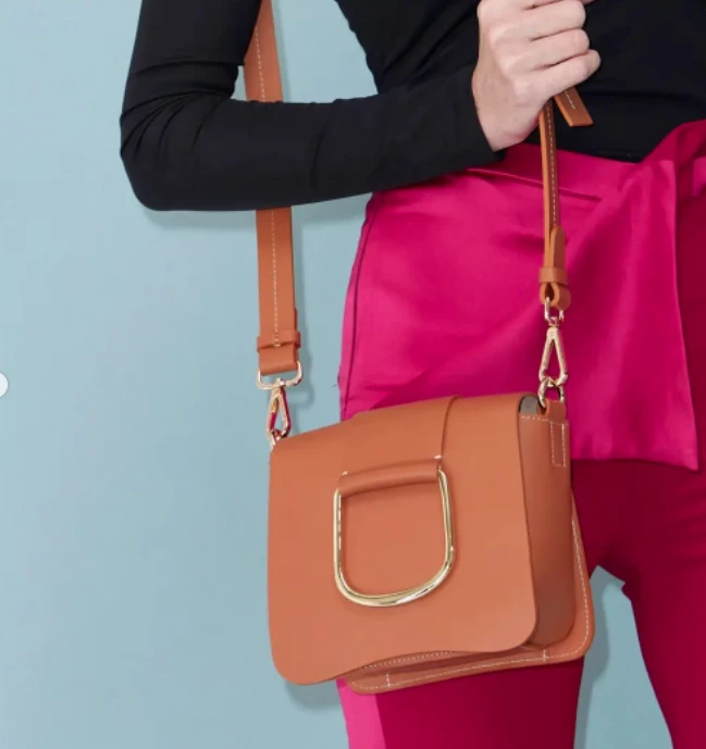 CAPSULA JULIANA AWADA