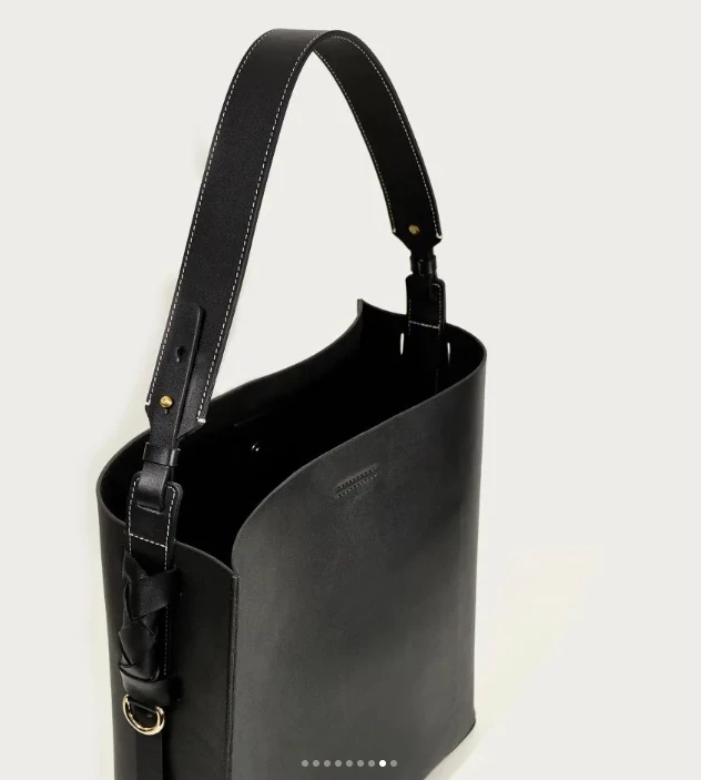 CAPSULA JULIANA AWADA