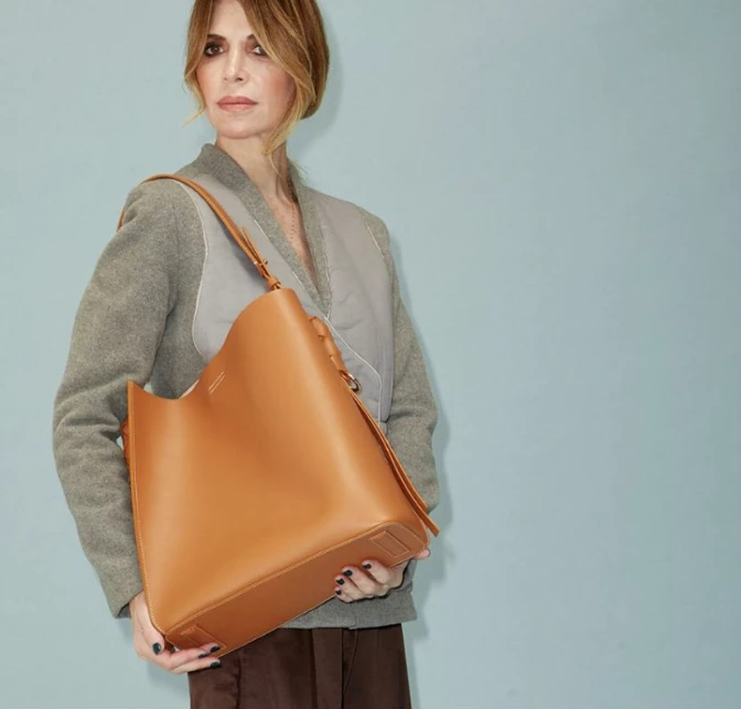 CAPSULA JULIANA AWADA