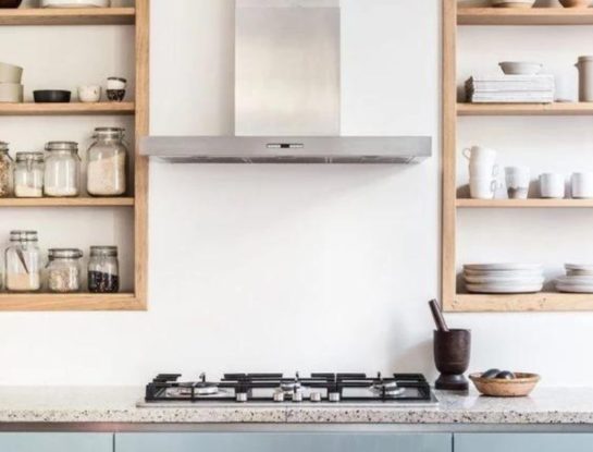 3 claves para saber a qué altura colocar la campana de cocina según su diseño