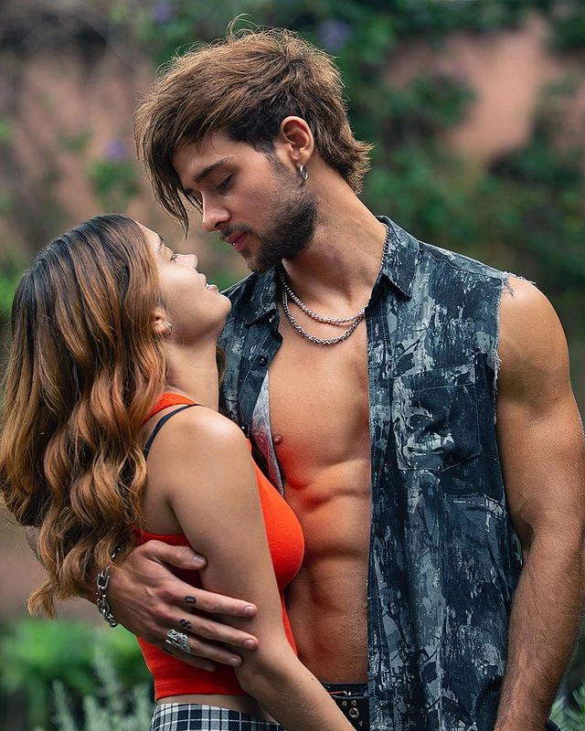 Julián Cañeque interpretando a Tomás en Palpito