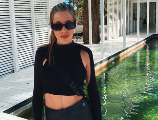 Clara, una de las hijas de Ricky Sarkany, brilla en el escenario junto a Tini Stoessel