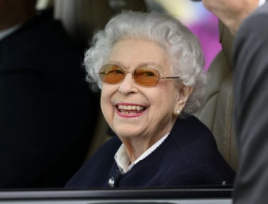 La sorpresiva aparición de la Reina Isabel disipó las dudas sobre sus problemas de salud