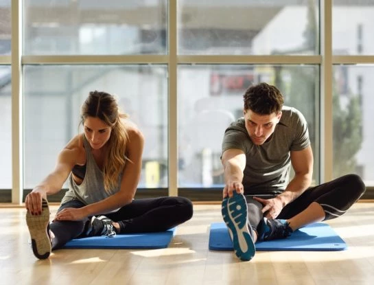 Este es el mejor ejercicio para estar en forma y prevenir lesiones después de los 40, según Harvard