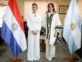 Fabiola Yáñez con la primera Dama de Paraguay