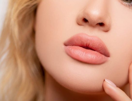 Cómo ganar volumen en los labios con un truco de make up