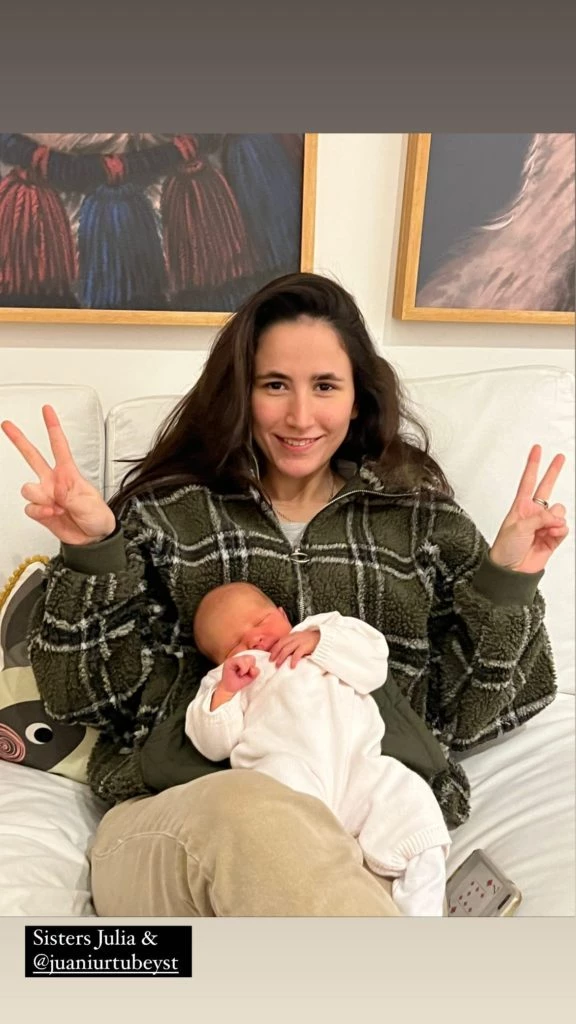 Las hermanas juntas: Juana y Julia Urtubey