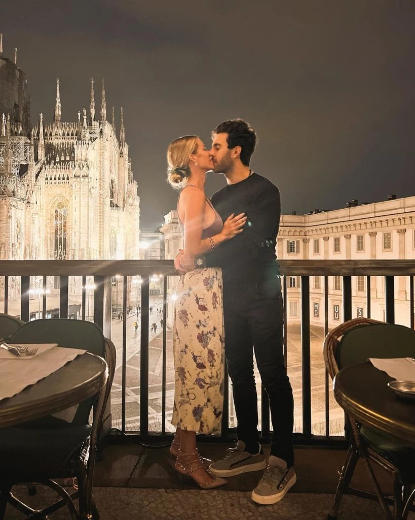 Nicole Neumann y Manu Urcera en Milán