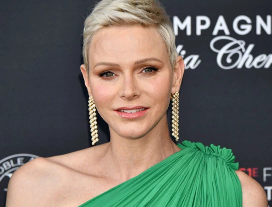 Charlene de Mónaco deslumbró con nuevo look de gala