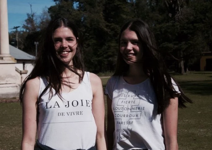 ABRIL Y ZOE CORMILLOT