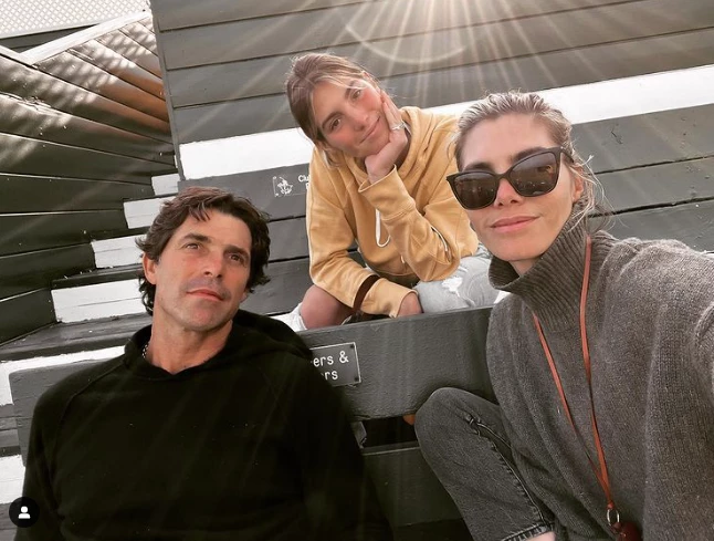 AURORA FIGUERAS CON SUS PADRES, DELFINA BLAQUIER Y NACHO FIGUERAS