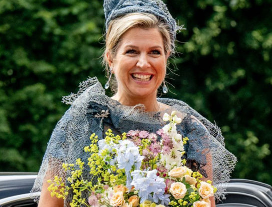 Máxima sigue deslumbrando con sus looks monocolor