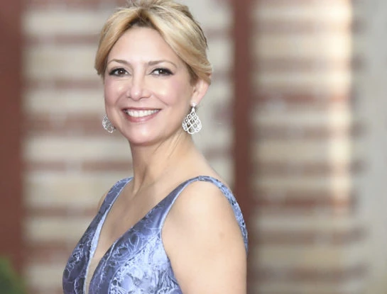 El look de Fabiola Yáñez para el cierre de la Cumbre de las Américas: llevó un espectacular diseño de Laurencio Adot