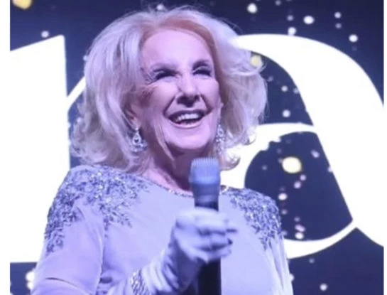 En la Gala por los 100 años, Mirtha Legrand reveló que lee Para Ti desde hace años: "En Villa Cañás con mi madre esperábamos la llegada del tren porque traía la revista Para Ti una vez por semana"