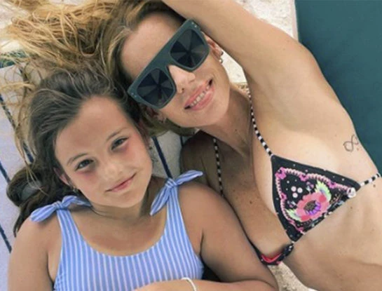 Las fotos del viaje de Nicole Neumann y Sienna Cubero a Miami, en plan "mamá para una sola"