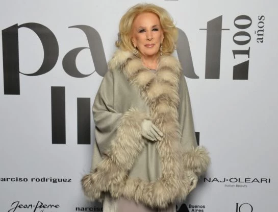 El look especial que Mirtha Legrand eligió para la black carpet de la Gala Para Ti 100 Años