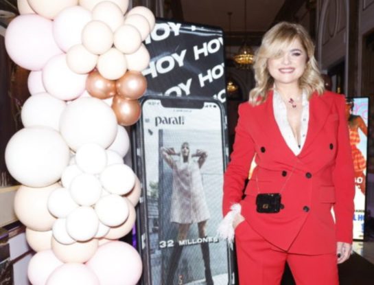 El look sastrero de Araceli González en la gala de Para Ti 100 años