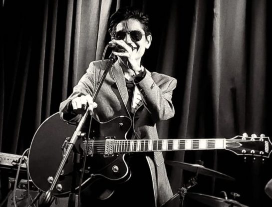 Quién es Estef Figueroa, la imitadora de John Lennon que conmovió al jurado de La Voz Argentina con su talento y con su historia de vida