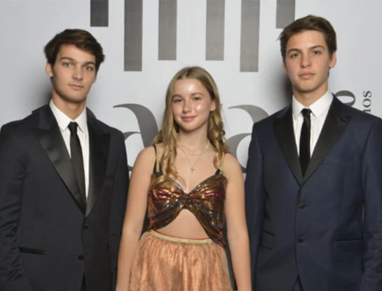 La primera salida de Tiziano Gravier después de las cirugías: estuvo en la Gala Para Ti 100 Años junto a sus padres, Valeria Mazza y Alejandro Gravier, y sus hermanos, Taína, Benicio y Balthazar