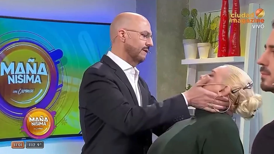 El momento en el que Carmen Barbieri cae el sillón hipnotizada